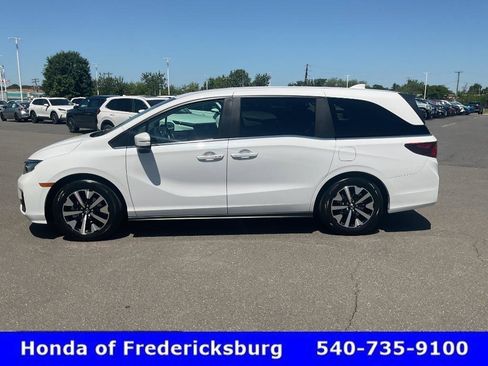 Certified 2026 Honda Odyssey EX-L image 3