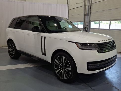 Certified 2024 Land Rover Range Rover SE AWD/4WD image 6