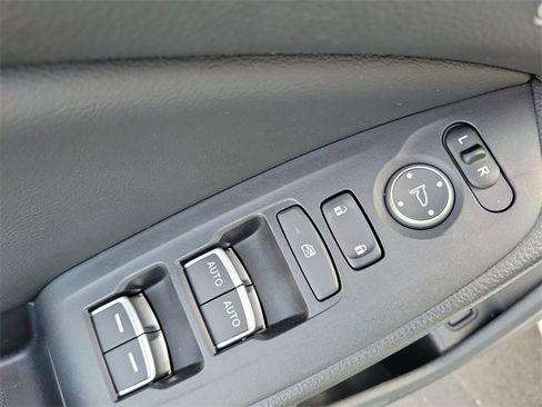 Certified 2018 Honda Accord Touring image 21