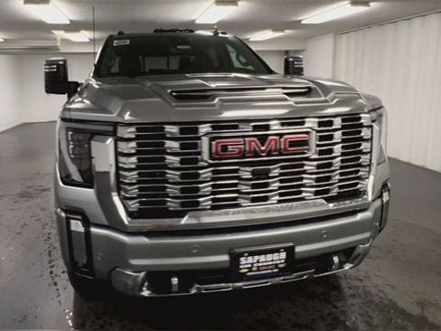 New 2026 GMC Sierra 2500 Denali w/ Denali Reserve Package image 3