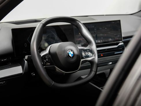 Used 2025 BMW 530i RWD image 20