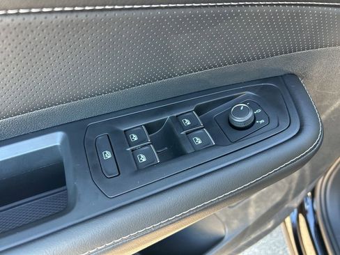 New 2026 Volkswagen Atlas SE FWD image 19
