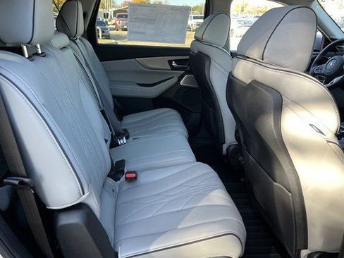 New 2026 Acura MDX SH-AWD Advance Package image 32