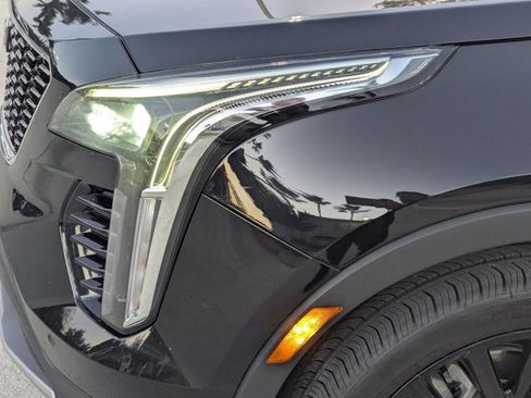 Used 2021 Cadillac XT4 Premium Luxury w/ Cold Weather Package image 7