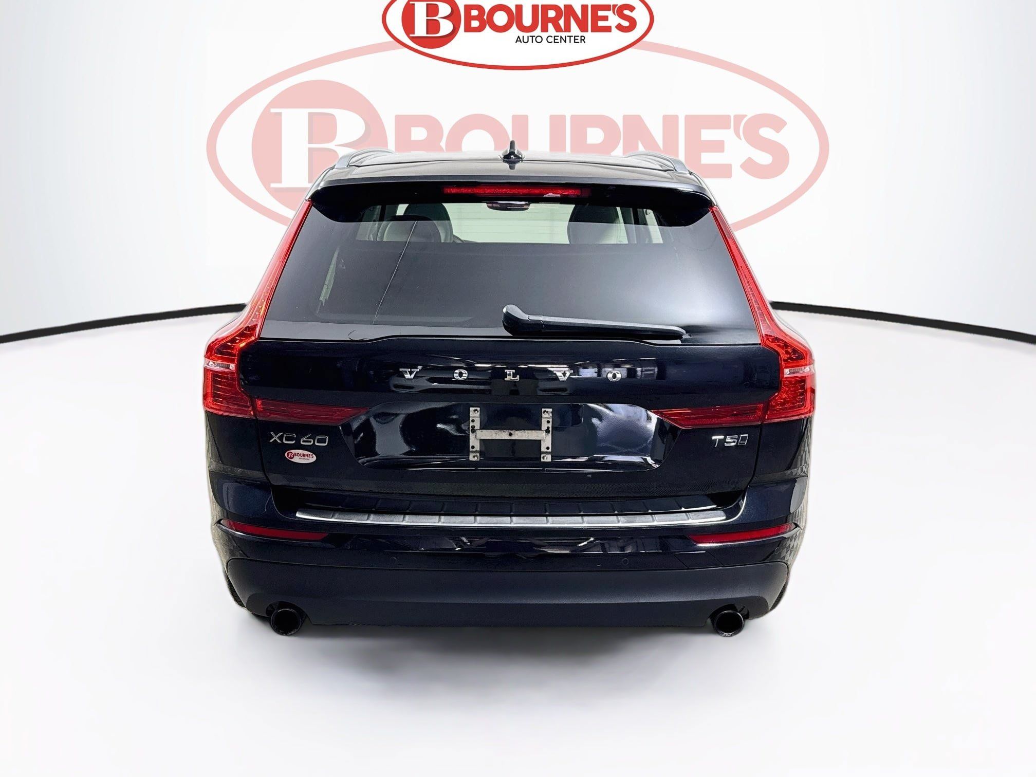 Used 2019 Volvo XC60 T5 Momentum w/ Multimedia Package AWD/4WD image 10