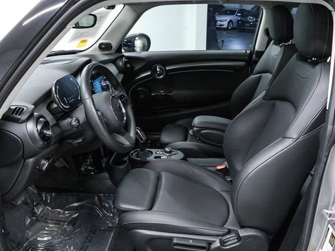 Certified 2024 MINI Cooper SE image 19