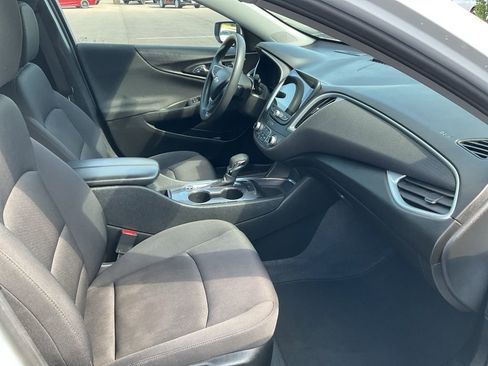 Used 2023 Chevrolet Malibu LT image 18