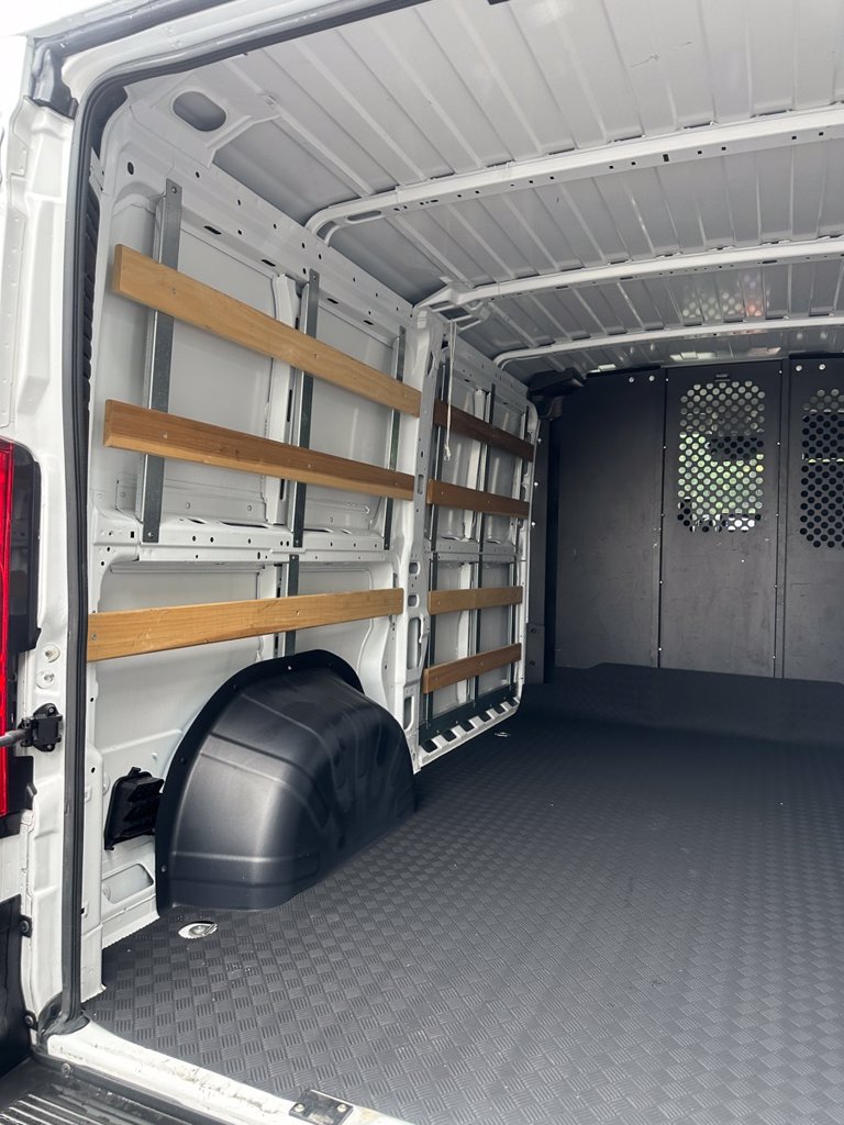 Used 2025 RAM ProMaster 2500 w/ U-Haul Equipment Group FWD image 18