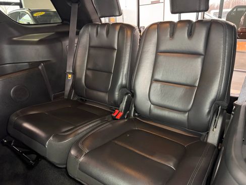 Used 2014 Ford Explorer XLT w/ Equipment Group 202A image 23