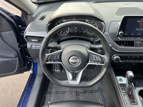 Used 2023 Nissan Altima 2.5 SR FWD image 12