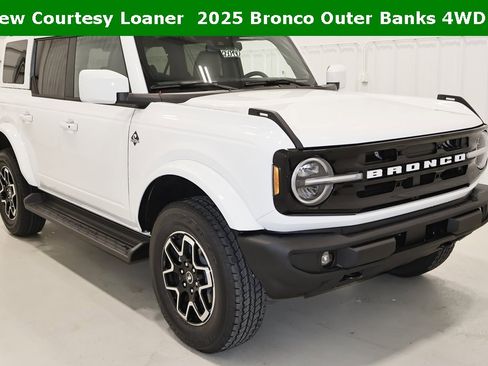 New 2025 Ford Bronco Outer Banks image 2