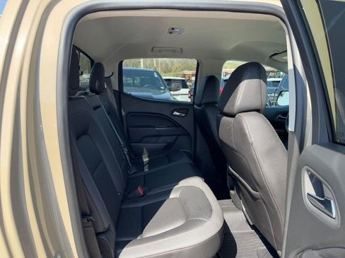 Used 2022 GMC Canyon AT4 image 11