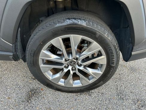 Used 2023 Toyota RAV4 XLE Premium image 9