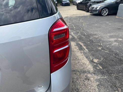 Used 2017 Chevrolet Equinox LT image 26