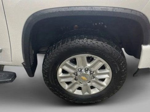 Used 2024 Chevrolet Silverado 2500 High Country w/ High Country Premium Package AWD/4WD image 12