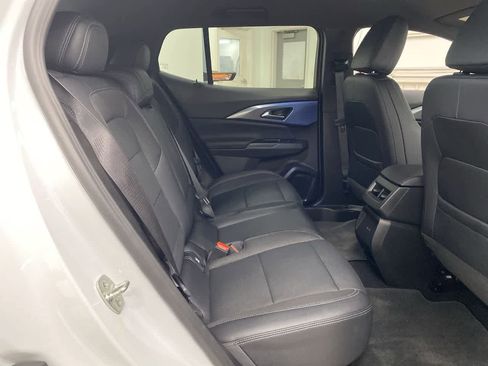 Used 2025 Chevrolet Equinox EV LT w/ Convenience Package image 17