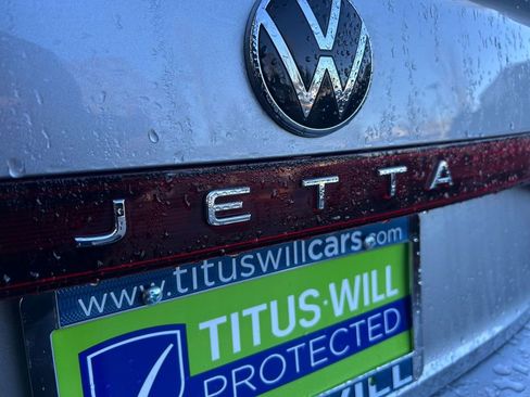 Used 2025 Volkswagen Jetta S image 32