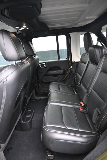 Used 2022 Jeep Wrangler Unlimited Sahara w/ LED Lighting Group AWD/4WD image 8