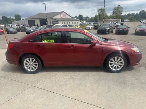 Used 2013 Chrysler 200 LX FWD image 4
