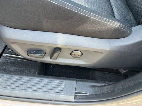 Certified 2025 Nissan Rogue SV image 8