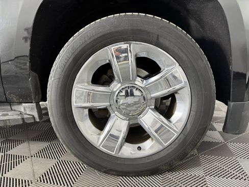 Used 2015 Chevrolet Suburban LT w/ Luxury Package image 52