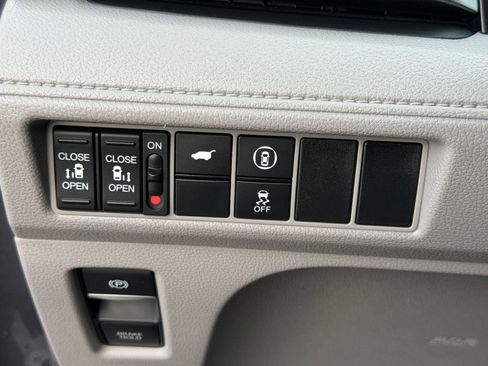 Used 2023 Honda Odyssey EX-L image 17