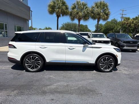 Used 2025 Lincoln Aviator Reserve w/ Illumination Package RWD image 9