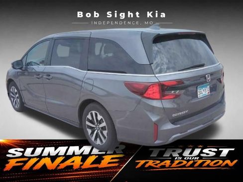 Used 2025 Honda Odyssey EX-L image 3