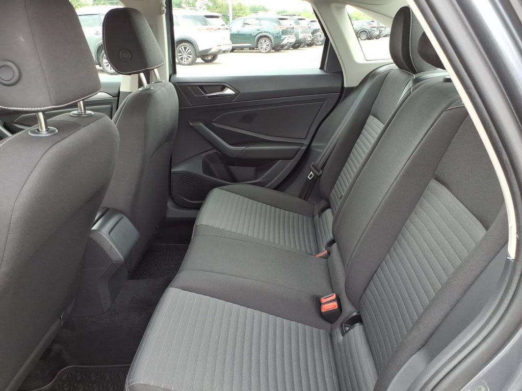 Used 2024 Volkswagen Jetta S FWD image 5