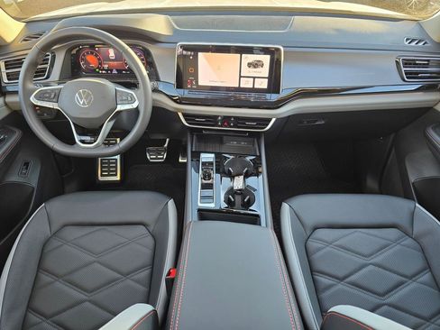 New 2026 Volkswagen Atlas Peak Edition image 19
