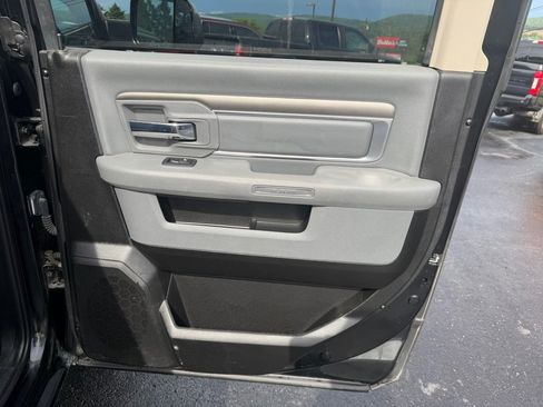 Used 2019 RAM 1500 Classic SLT w/ Black Appearance Group AWD/4WD image 22