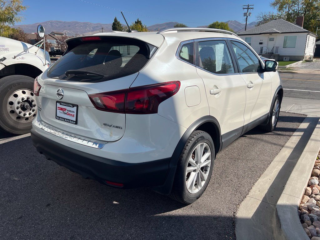 Used 2017 Nissan Rogue Sport SV w/ SV Premium Package AWD/4WD image 6