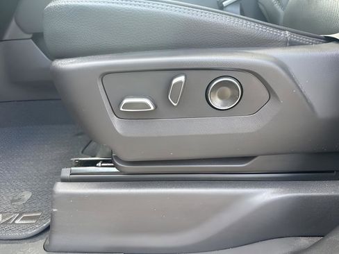 Used 2024 GMC Sierra 1500 Denali image 16