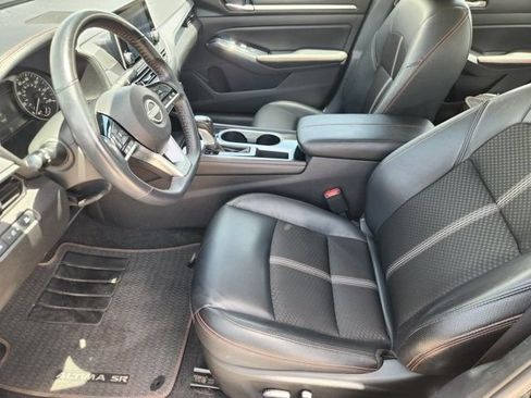 Used 2025 Nissan Altima 2.5 SR FWD image 12