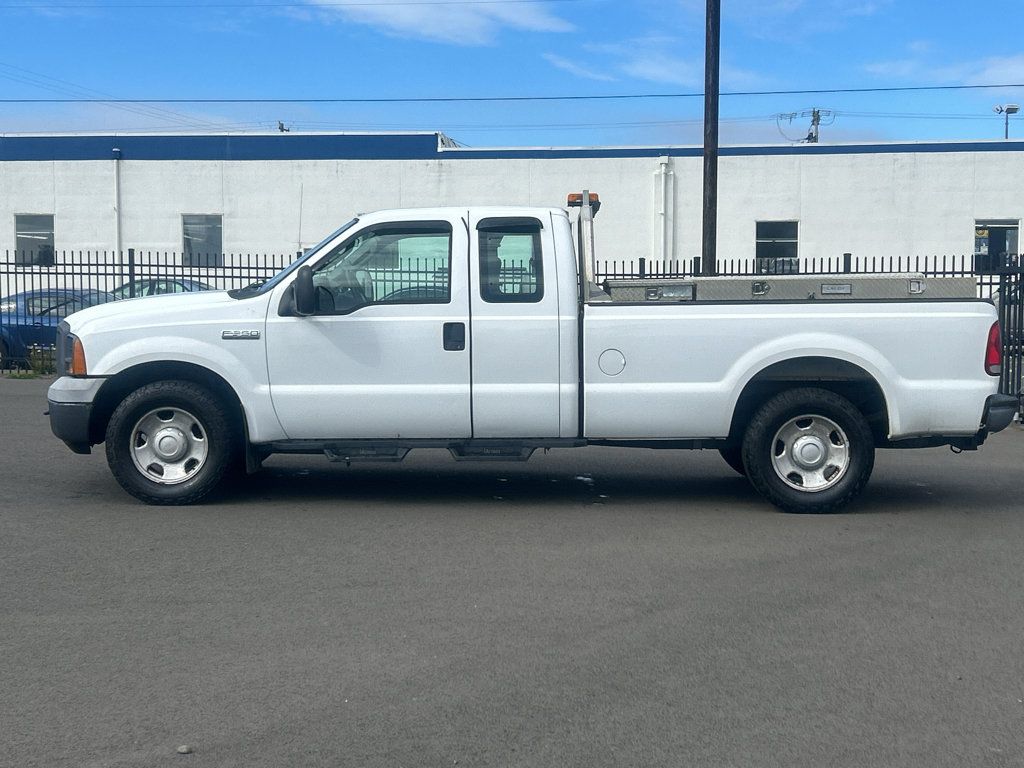 Used 2005 Ford F350 XLT RWD image 5