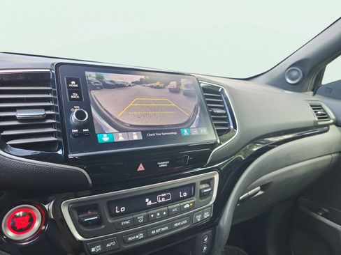 Certified 2024 Honda Ridgeline Black Edition image 37