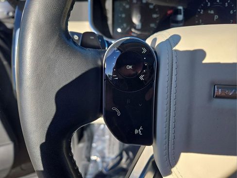 Used 2018 Land Rover Range Rover HSE image 22