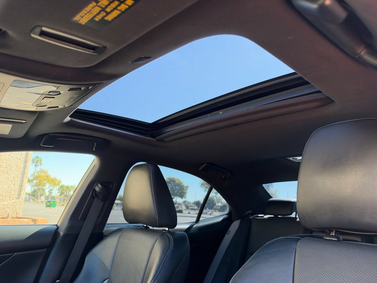 Used 2020 Lexus IS 300 F Sport w/ Blackline Edition RWD image 12