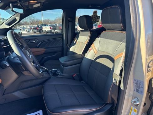 Certified 2024 GMC Canyon AT4 w/ Technology Package image 35