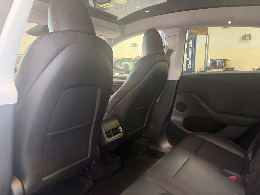 Used 2023 Tesla Model Y 2WD image 7