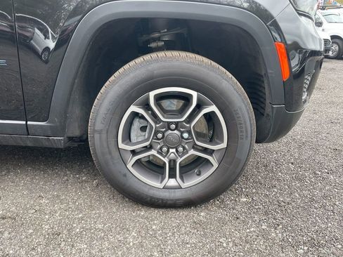 Used 2022 Jeep Grand Cherokee Trailhawk AWD/4WD image 30