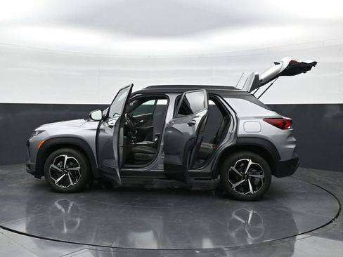 Used 2023 Chevrolet TrailBlazer RS FWD image 46