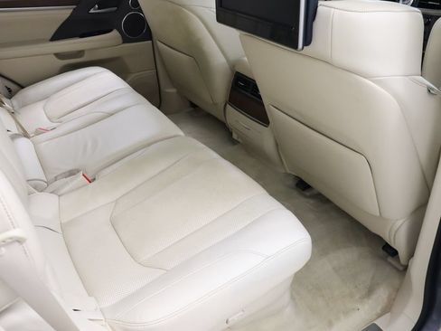 Used 2017 Lexus LX 570 4WD w/ Luxury Package image 35