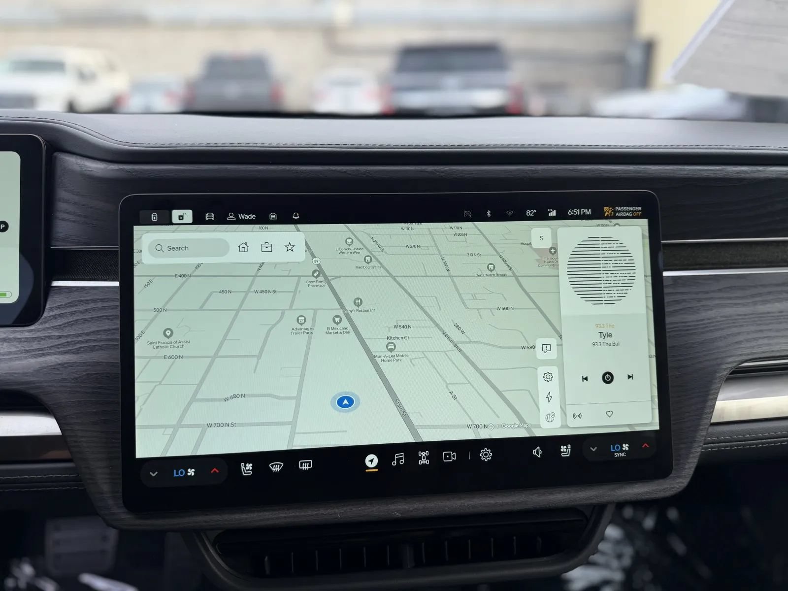 Used 2025 Rivian R1S Adventure Dual AWD/4WD image 37