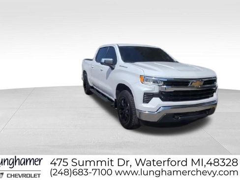 Used 2022 Chevrolet Silverado 1500 LT AWD/4WD image 3