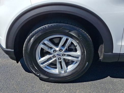 Certified 2023 Ford Explorer XLT w/ Equipment Group 202A image 8