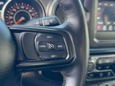 Used 2022 Jeep Gladiator Sport AWD/4WD image 18