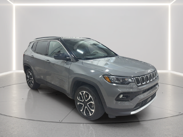 Used 2023 Jeep Compass Limited AWD/4WD image 7