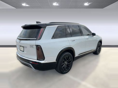 New 2026 Cadillac Vistiq Luxury w/ LPO, Floor Liner Package image 8