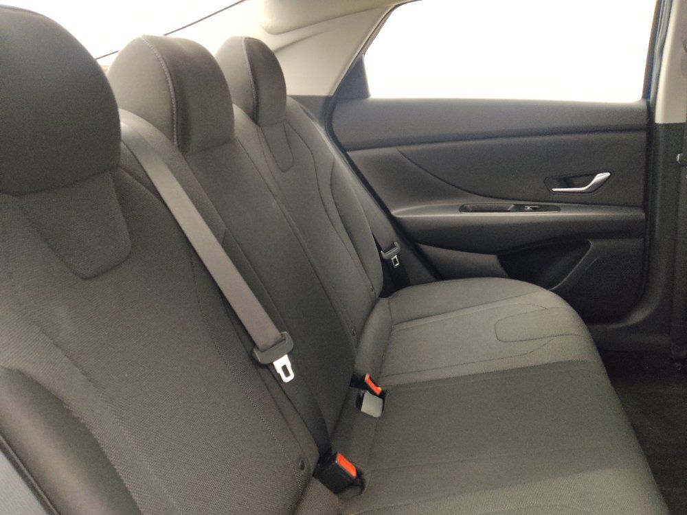 Used 2021 Hyundai Elantra SE w/ Cargo Package FWD image 19